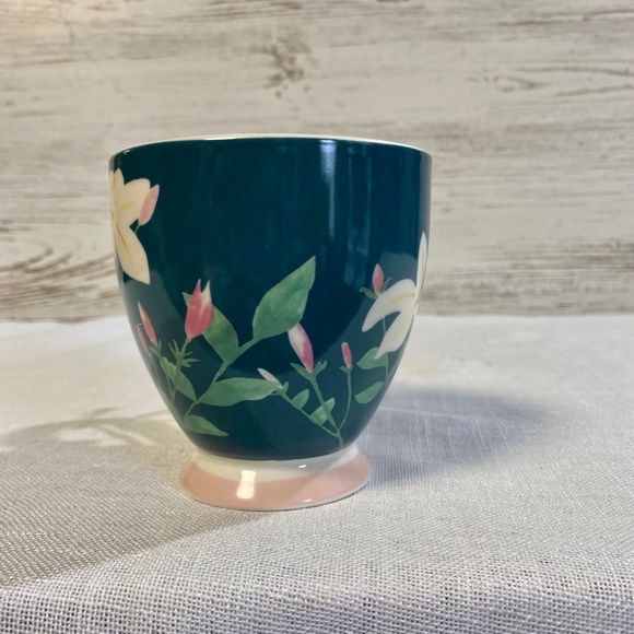 The English Mug Co Footed Floral Mug Green and Pink - Picture 4 of 7
